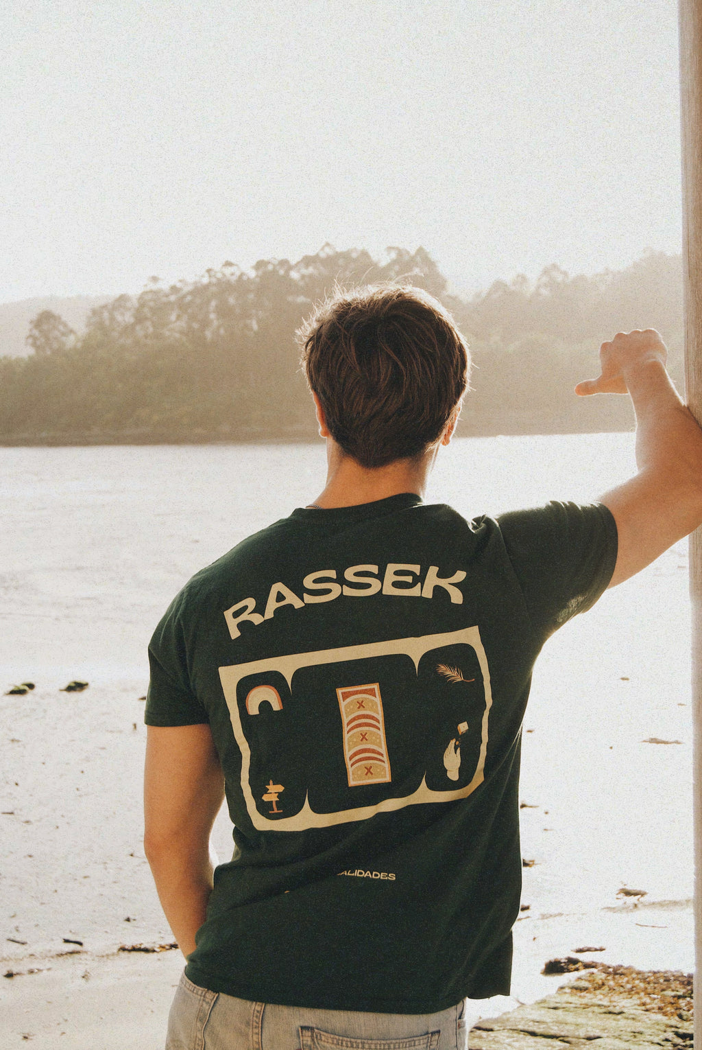 ESSENTIAL TEE
